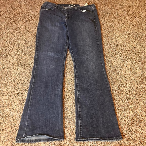 Levi's Classic Boot Cut Jeans Women's Size‎ 16 Dark Wash Denim - Picture 1 of 7